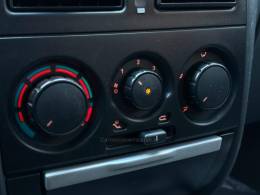 FIAT - PALIO - 2006/2007 - Branca - R$ 29.900,00