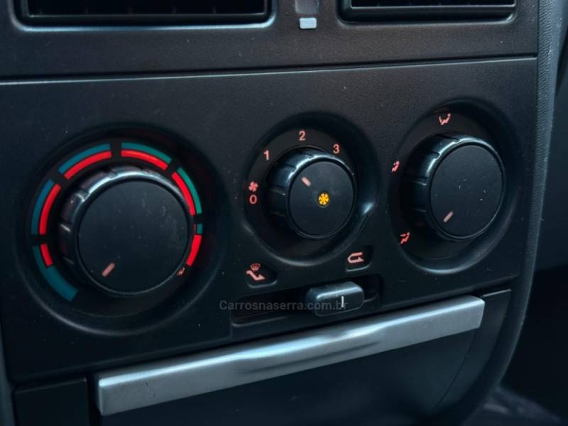 FIAT - PALIO - 2006/2007 - Branca - R$ 29.900,00