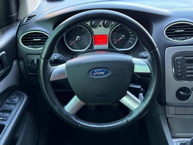 FORD - FOCUS - 2013/2013 - Cinza - R$ 45.900,00