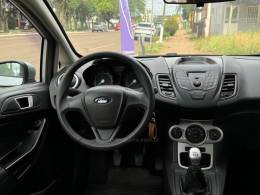 FORD - FIESTA - 2016/2017 - Prata - R$ 54.900,00