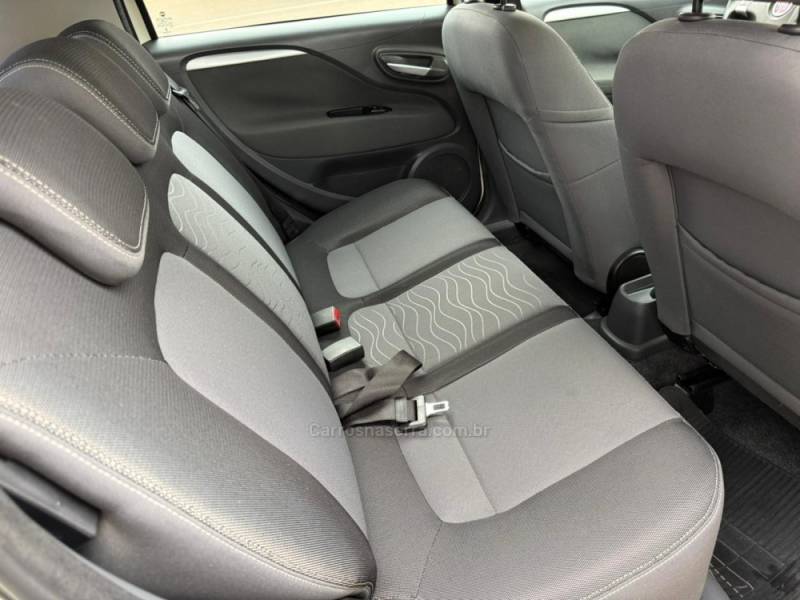 FIAT - PUNTO - 2016/2015 - Branca - R$ 44.900,00