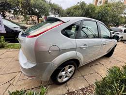FORD - FOCUS - 2011/2012 - Prata - R$ 43.900,00