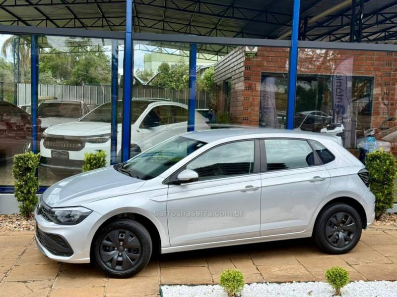 VOLKSWAGEN - POLO - 2024/2025 - Prata - R$ 76.900,00