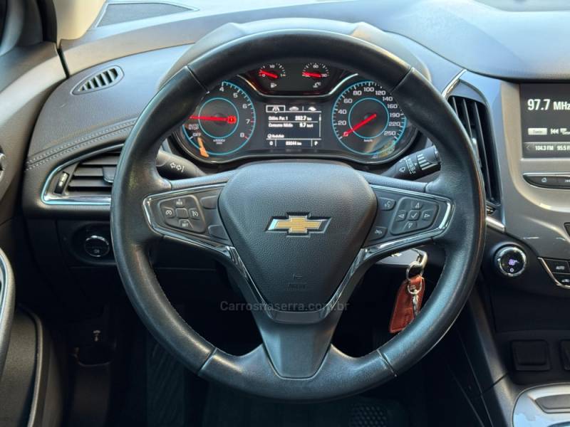 CHEVROLET - CRUZE - 2018/2018 - Branca - R$ 87.900,00