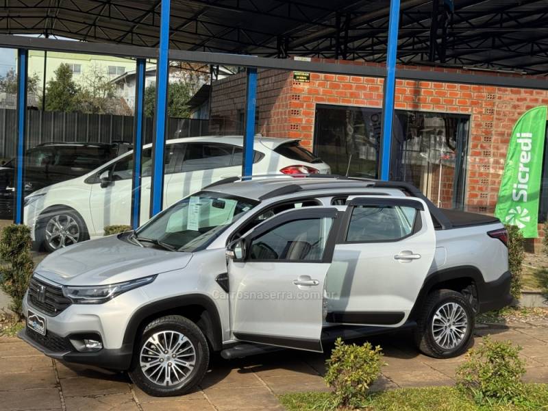 FIAT - STRADA - 2023/2023 - Prata - R$ 113.900,00