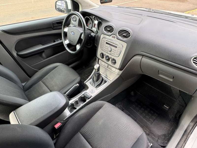 FORD - FOCUS - 2012/2012 - Branca - R$ 41.900,00