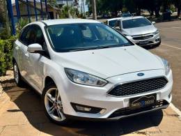 FORD - FOCUS - 2017/2018 - Branca - R$ 72.900,00