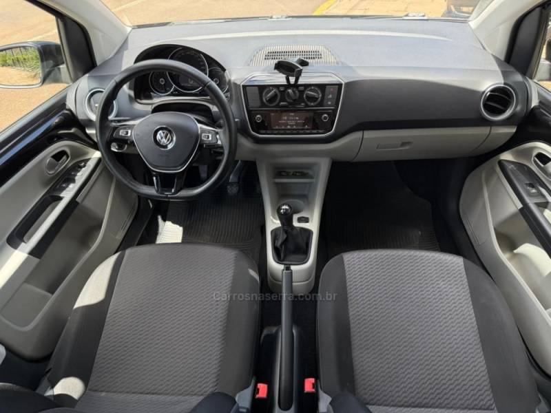 VOLKSWAGEN - UP - 2018/2018 - Preta - R$ 65.900,00
