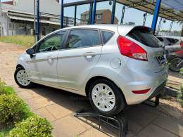 FORD - FIESTA - 2016/2017 - Prata - R$ 54.900,00