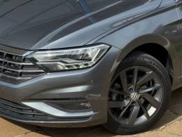 VOLKSWAGEN - JETTA - 2019/2020 - Cinza - R$ 115.900,00