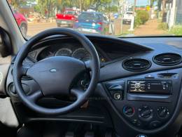 FORD - FOCUS - 2007/2008 - Prata - R$ 23.900,00