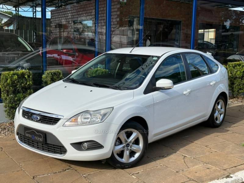 FORD - FOCUS - 2011/2011 - Branca - R$ 43.900,00