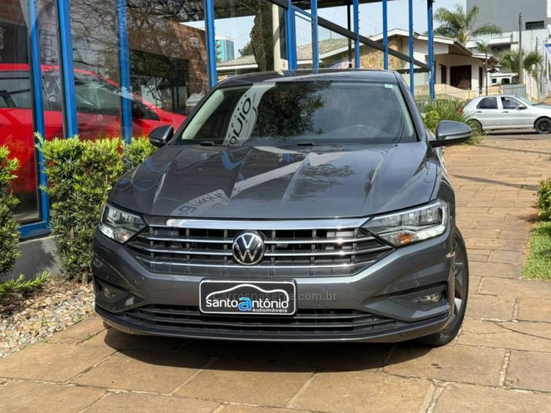 VOLKSWAGEN - JETTA - 2019/2020 - Cinza - R$ 115.900,00