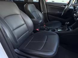 CHEVROLET - CRUZE - 2022/2023 - Branca - R$ 114.900,00