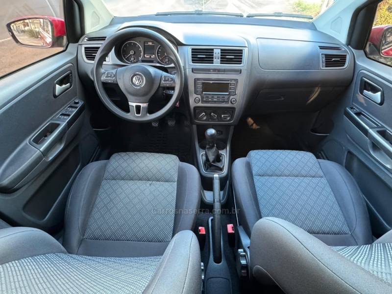 VOLKSWAGEN - FOX - 2015/2015 - Vermelha - R$ 45.900,00