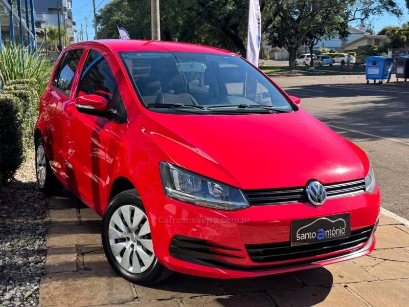 VOLKSWAGEN - FOX - 2015/2015 - Vermelha - R$ 45.900,00