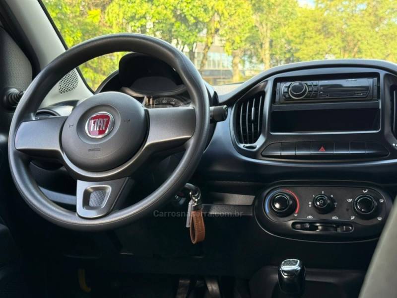 FIAT - UNO - 2021/2021 - Branca - R$ 46.900,00