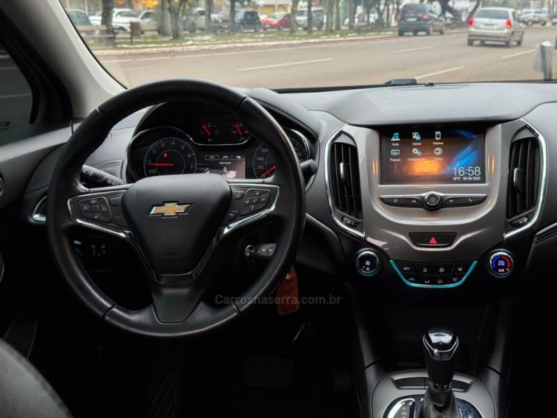 CHEVROLET - CRUZE - 2018/2019 - Branca - R$ 89.900,00