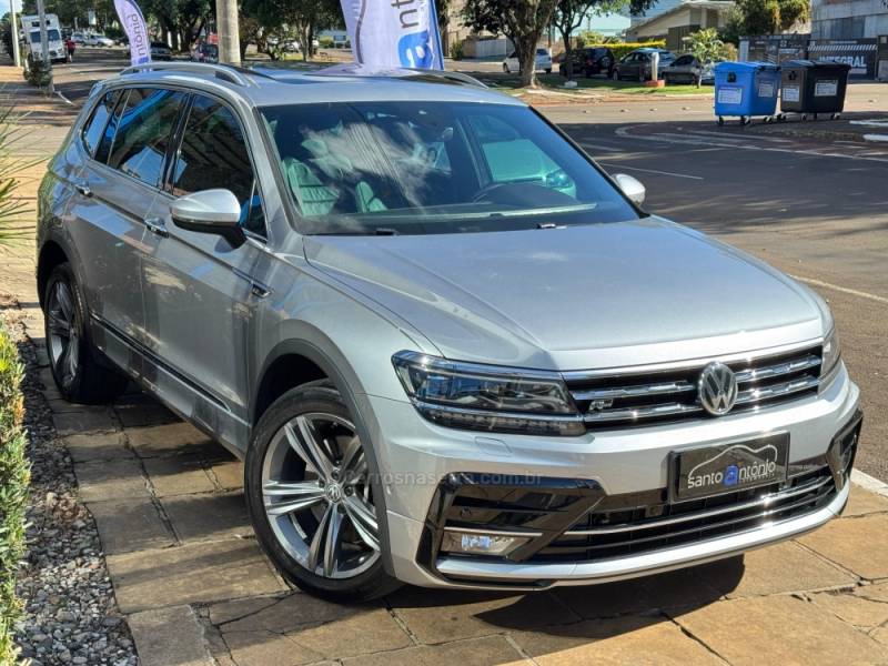 VOLKSWAGEN - TIGUAN - 2018/2019 - Prata - R$ 149.900,00