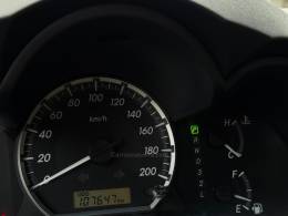TOYOTA - HILUX SW4 - 2014/2015 - Prata - R$ 117.900,00