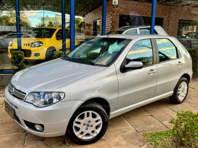 FIAT - PALIO - 2006/2007 - Prata - R$ 29.900,00