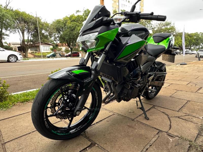 KAWASAKI - Z400 - 2022/2022 - Verde - R$ 31.900,00