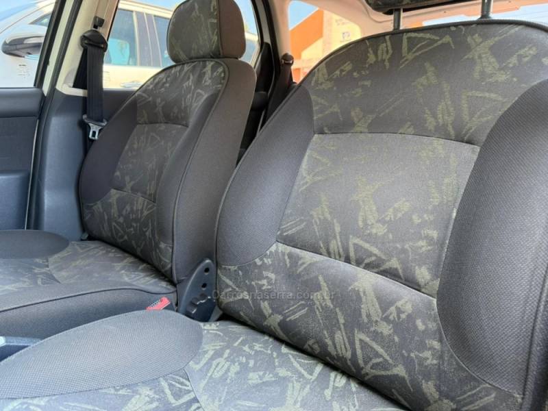 FIAT - PALIO - 2006/2007 - Branca - R$ 29.900,00